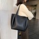 Woman's Leather 13 inch Tote Bag Woman's Leather 13 inch Tote Bag