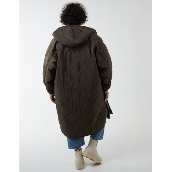 Curve Diamond Quilted Coat Curve Diamond Quilted Coat